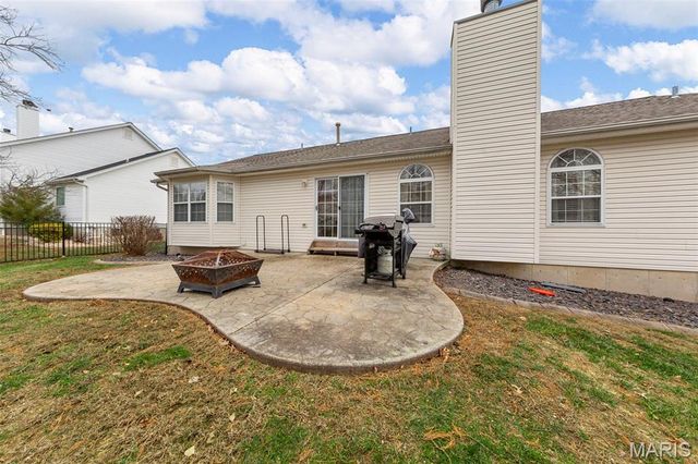 7 Cherokee Sunset Court, O'fallon, MO 63366