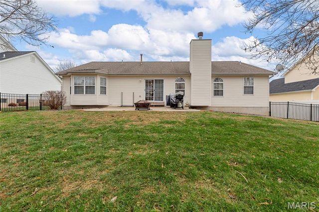 7 Cherokee Sunset Court, O'fallon, MO 63366