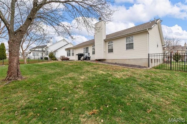 7 Cherokee Sunset Court, O'fallon, MO 63366