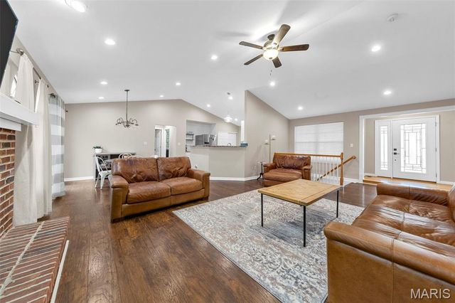 7 Cherokee Sunset Court, O'fallon, MO 63366