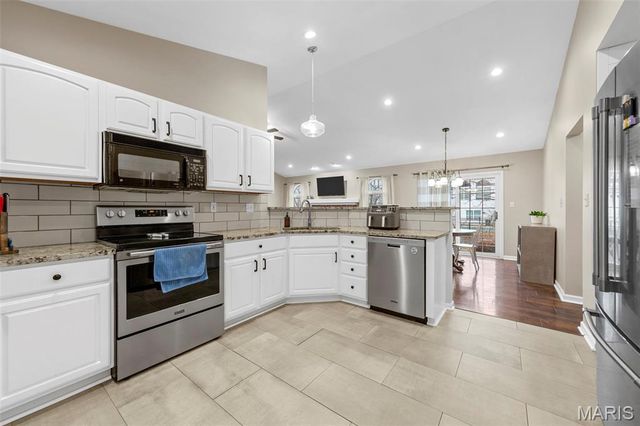 7 Cherokee Sunset Court, O'fallon, MO 63366