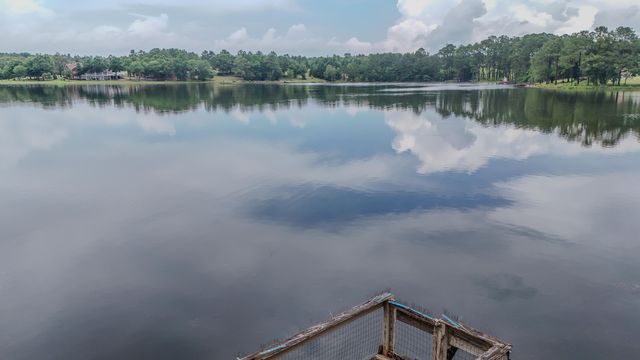 757 Paradise Island Drive, Defuniak Springs, FL 32433