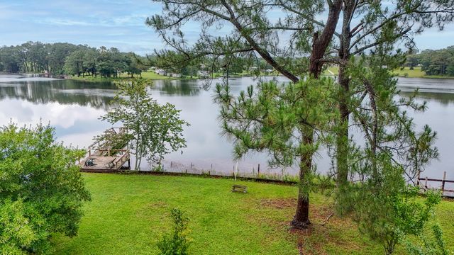757 Paradise Island Drive, Defuniak Springs, FL 32433