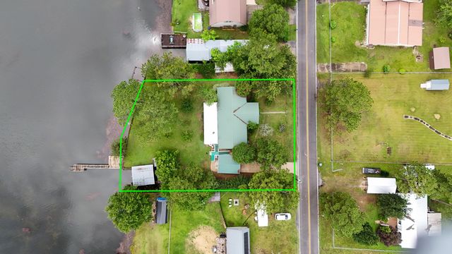 757 Paradise Island Drive, Defuniak Springs, FL 32433