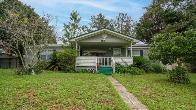 757 Paradise Island Drive, Defuniak Springs, FL 32433