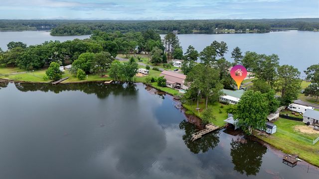 757 Paradise Island Drive, Defuniak Springs, FL 32433