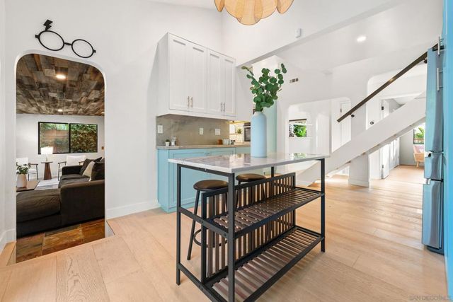 3306 Donna Dr, Carlsbad, CA 92008