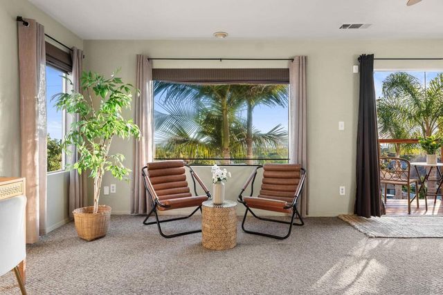 3306 Donna Dr, Carlsbad, CA 92008