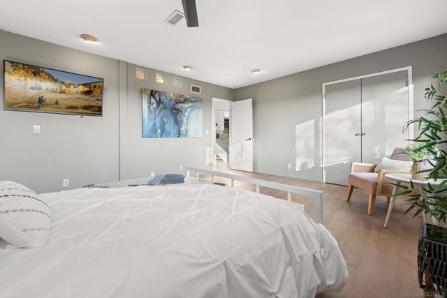 3306 Donna Dr, Carlsbad, CA 92008