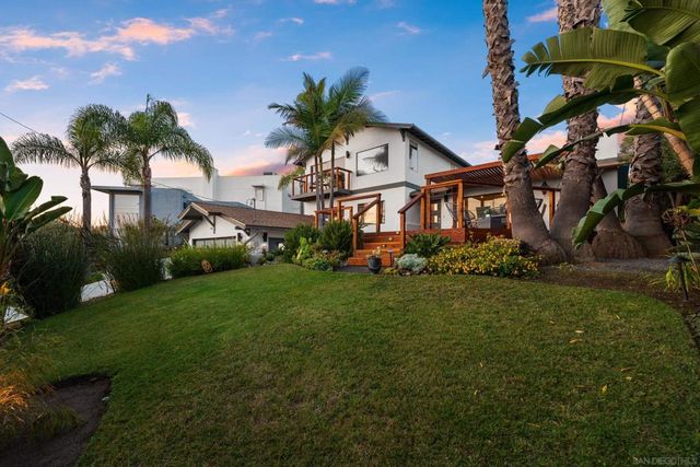 3306 Donna Dr, Carlsbad, CA 92008