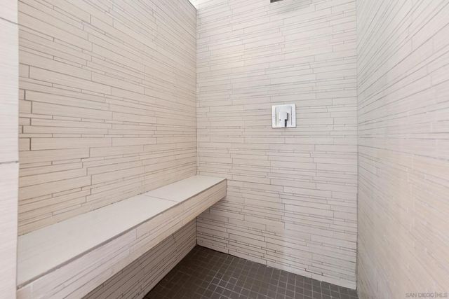 3306 Donna Dr, Carlsbad, CA 92008