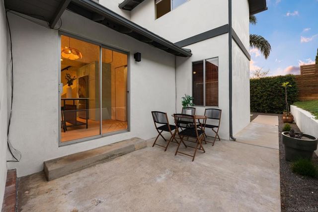 3306 Donna Dr, Carlsbad, CA 92008