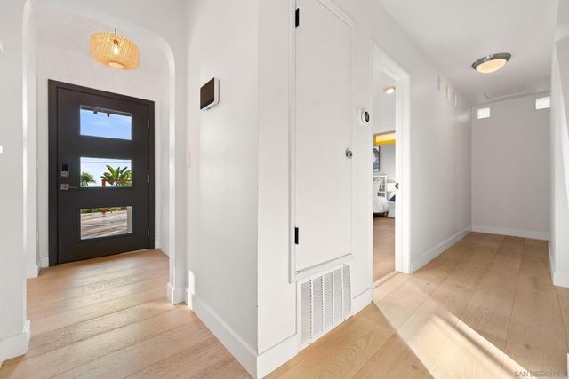 3306 Donna Dr, Carlsbad, CA 92008