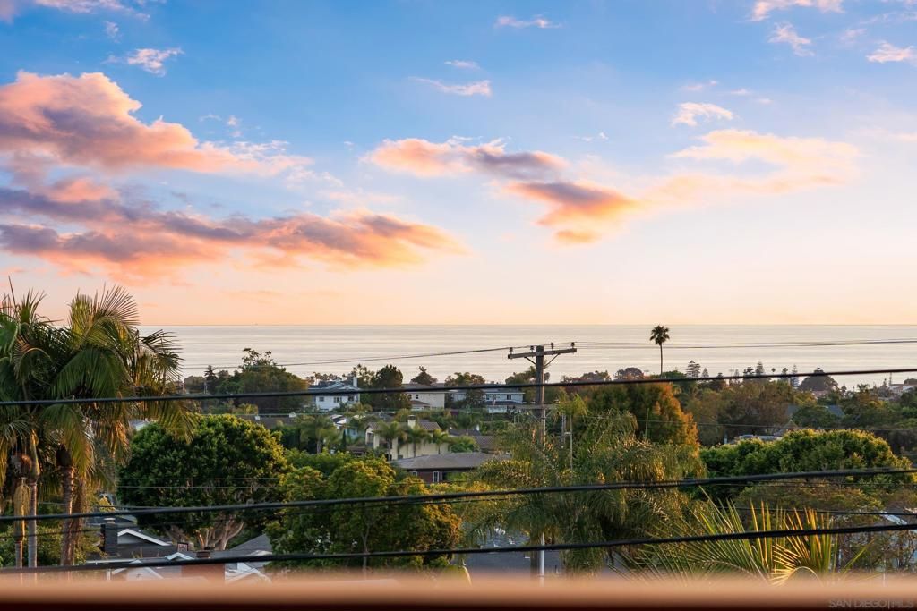 3306 Donna Dr, Carlsbad, CA 92008