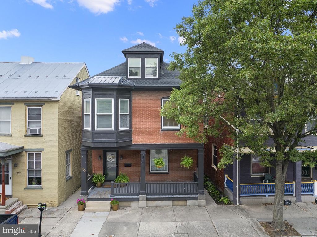 223 CHAMBERSBURG ST, Gettysburg, PA 17325