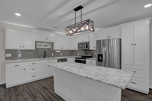 399 S Main Street, Blue Ridge, TX 75424