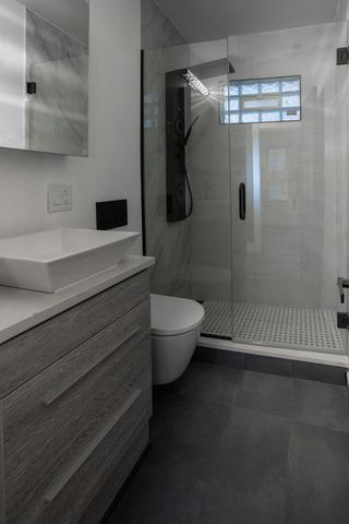 6614 W Belmont Avenue, Chicago, IL 60634