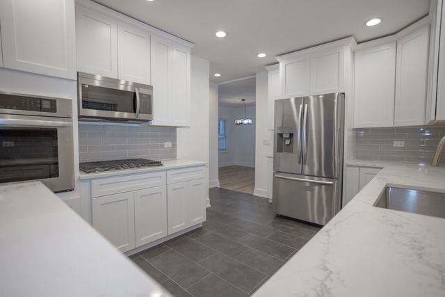 6614 W Belmont Avenue, Chicago, IL 60634