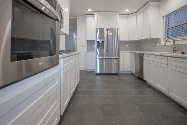 6614 W Belmont Avenue, Chicago, IL 60634