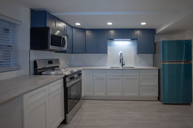 6614 W Belmont Avenue, Chicago, IL 60634