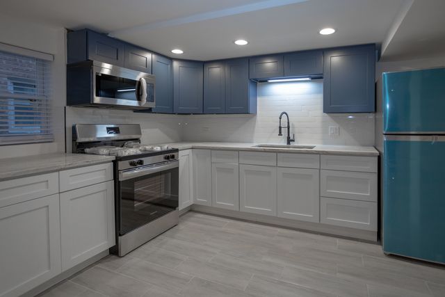 6614 W Belmont Avenue, Chicago, IL 60634