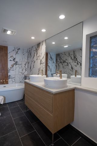 6614 W Belmont Avenue, Chicago, IL 60634