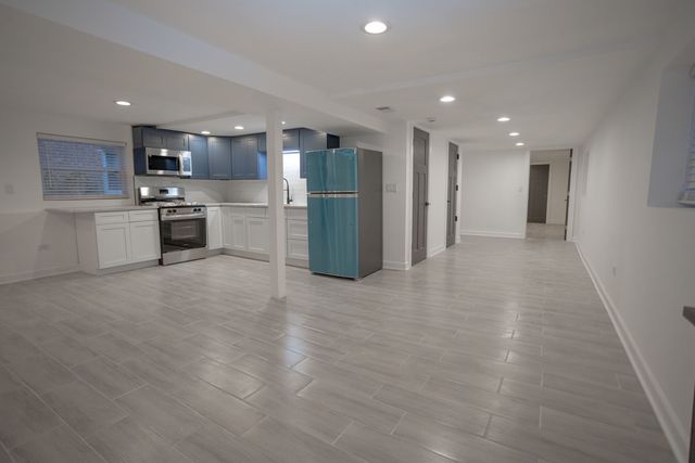 6614 W Belmont Avenue, Chicago, IL 60634