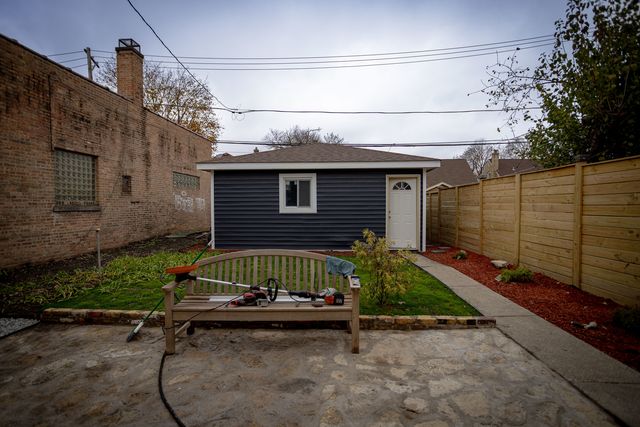 6614 W Belmont Avenue, Chicago, IL 60634
