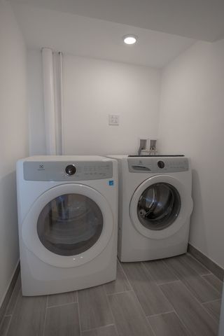 6614 W Belmont Avenue, Chicago, IL 60634