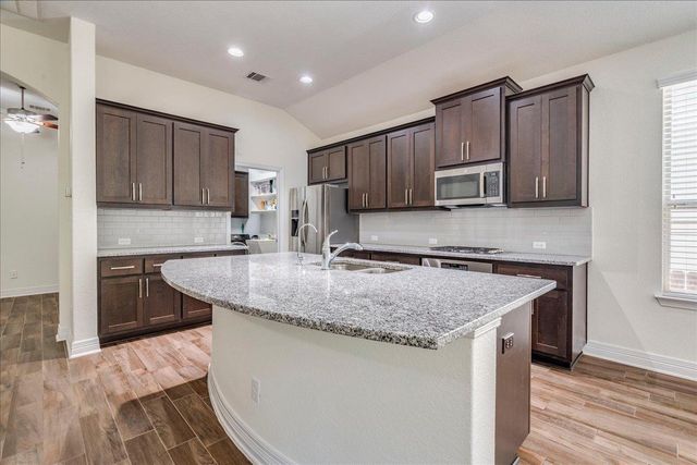 5009 Inks Clearing LN, Austin, TX 78738