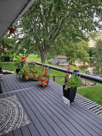 284 Castlewood Drive, Valparaiso, IN 46385