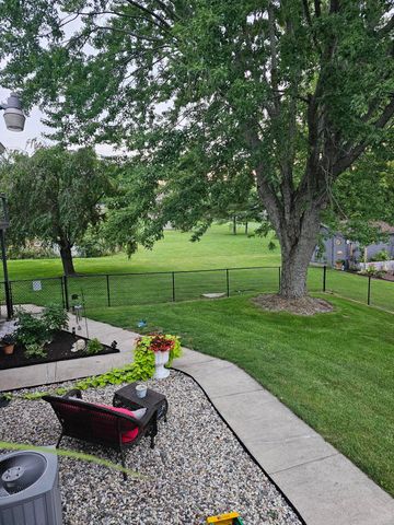 284 Castlewood Drive, Valparaiso, IN 46385