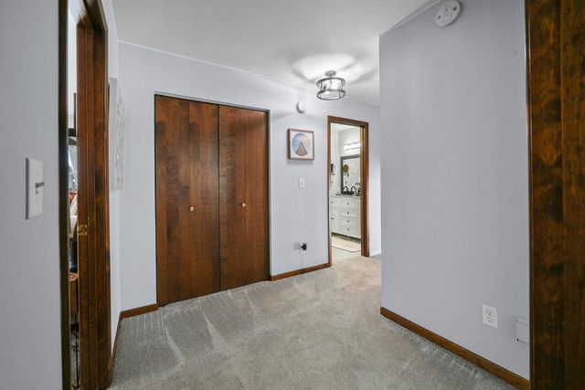 284 Castlewood Drive, Valparaiso, IN 46385