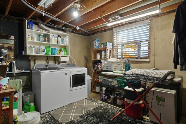 284 Castlewood Drive, Valparaiso, IN 46385