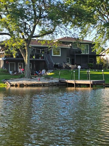 284 Castlewood Drive, Valparaiso, IN 46385