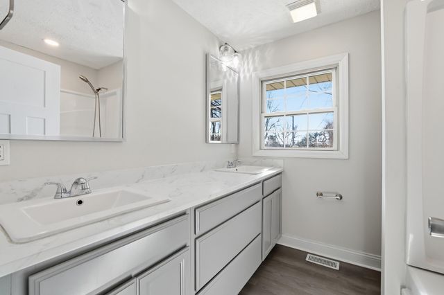 1501 Sand Hill Road, Irvine, KY 40336