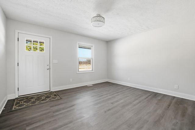 1501 Sand Hill Road, Irvine, KY 40336