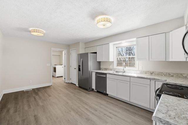 1501 Sand Hill Road, Irvine, KY 40336