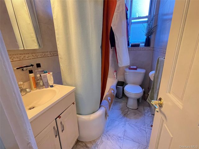 35-27 81ST 6E, Jackson Heights, NY 11372