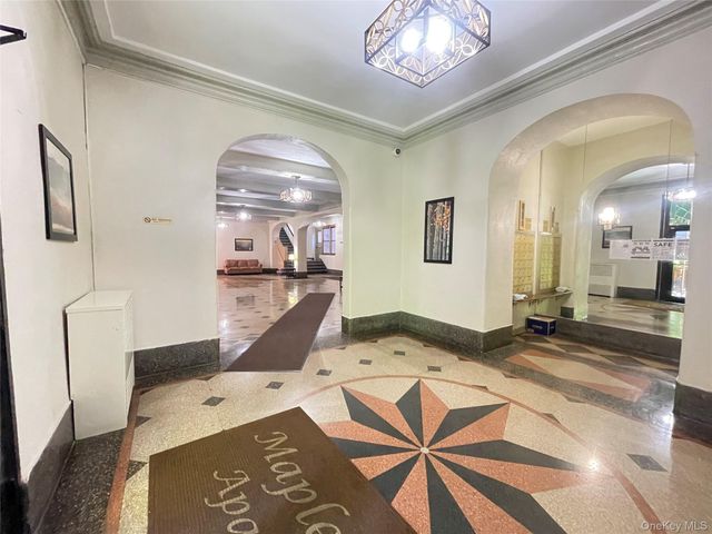 35-27 81ST 6E, Jackson Heights, NY 11372
