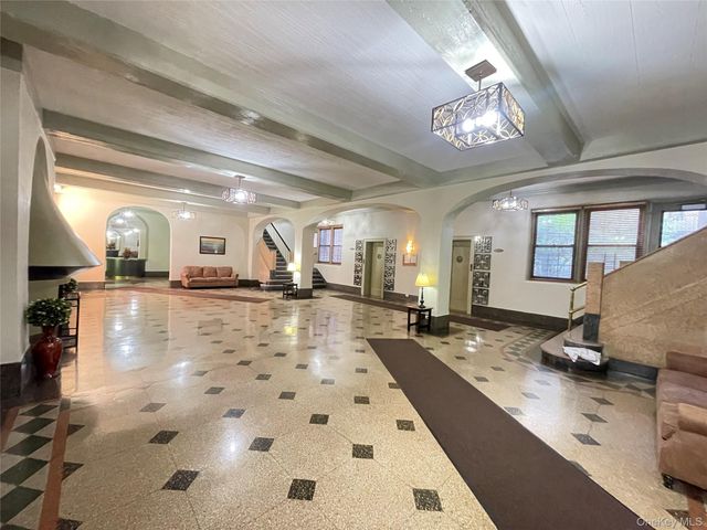 35-27 81ST 6E, Jackson Heights, NY 11372
