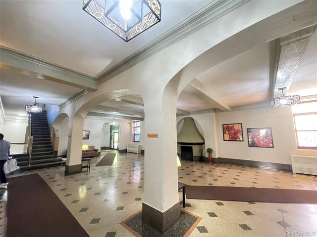35-27 81ST 6E, Jackson Heights, NY 11372