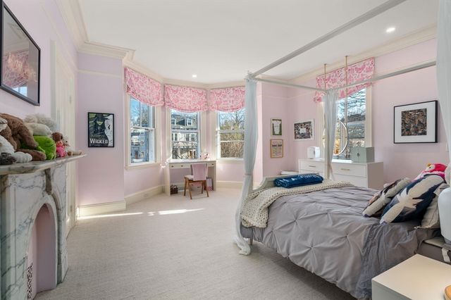 49 Shaw St, Newton, MA 02465
