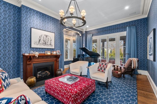 49 Shaw St, Newton, MA 02465