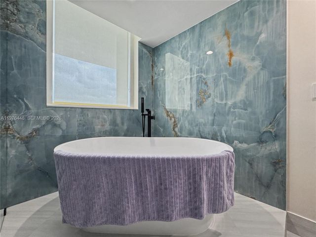 1755 E Hallandale Beach Blvd 2207E, Hallandale Beach, FL 33009