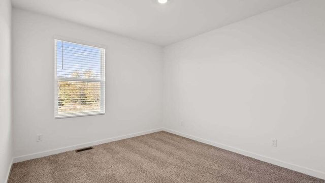 158 Cressmoor Boulevard, Hobart, IN 46342