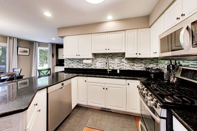1309 S Pine Avenue, Arlington Heights, IL 60005