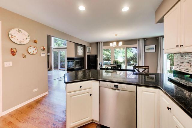 1309 S Pine Avenue, Arlington Heights, IL 60005