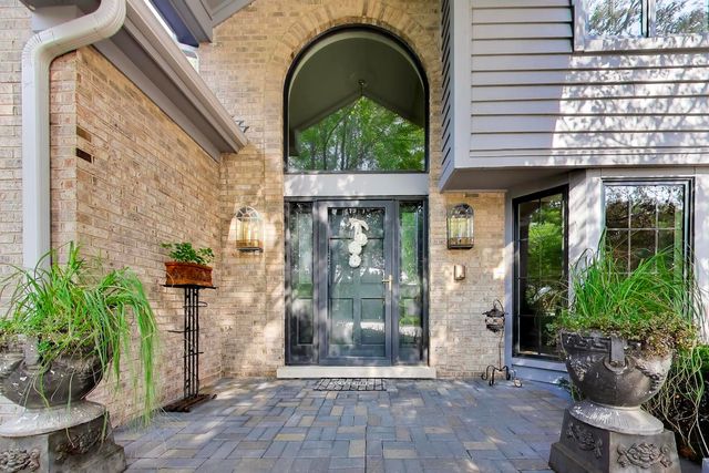 1309 S Pine Avenue, Arlington Heights, IL 60005