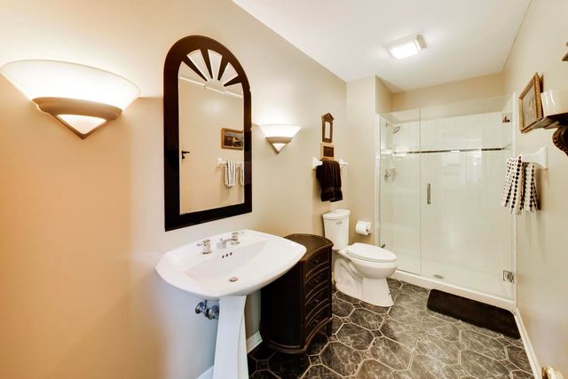 1309 S Pine Avenue, Arlington Heights, IL 60005